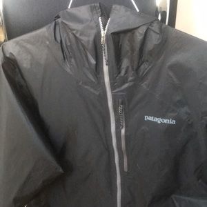 Men’s large Patagonia raincoat